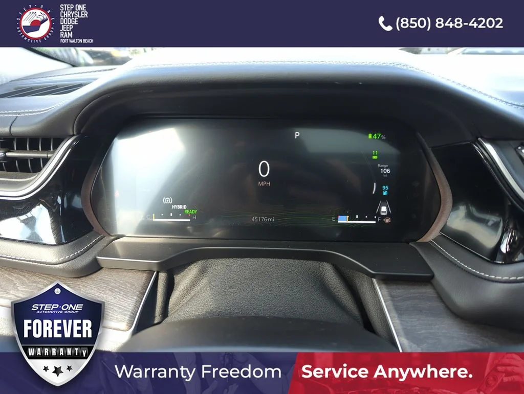 Used 2022 Silver Jeep 4xe image 40