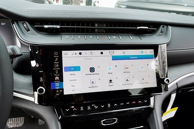 New 2026 Diamond Black Crystal Pearl-Coat Exterior Paint Jeep Limited image 30