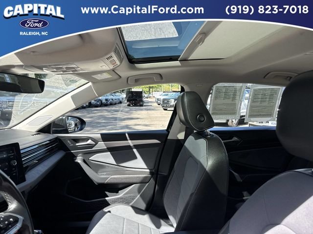 Used 2025 Silver Volkswagen 1.5T SE image 22