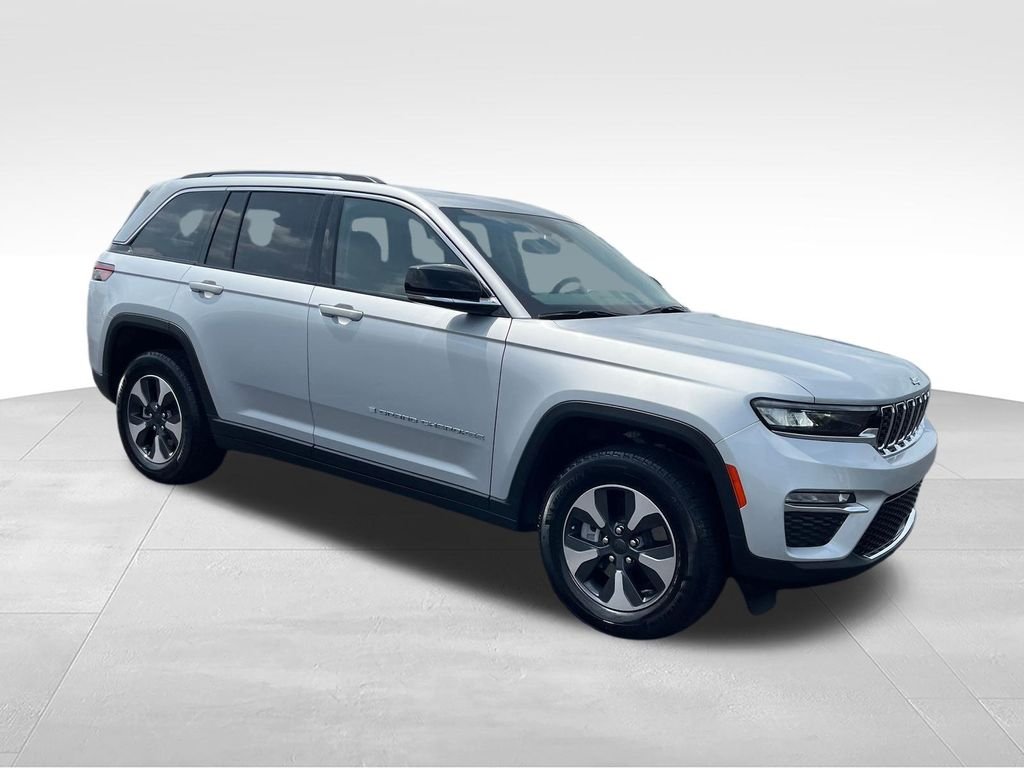 Used 2022 Silver Jeep 4xe image 7