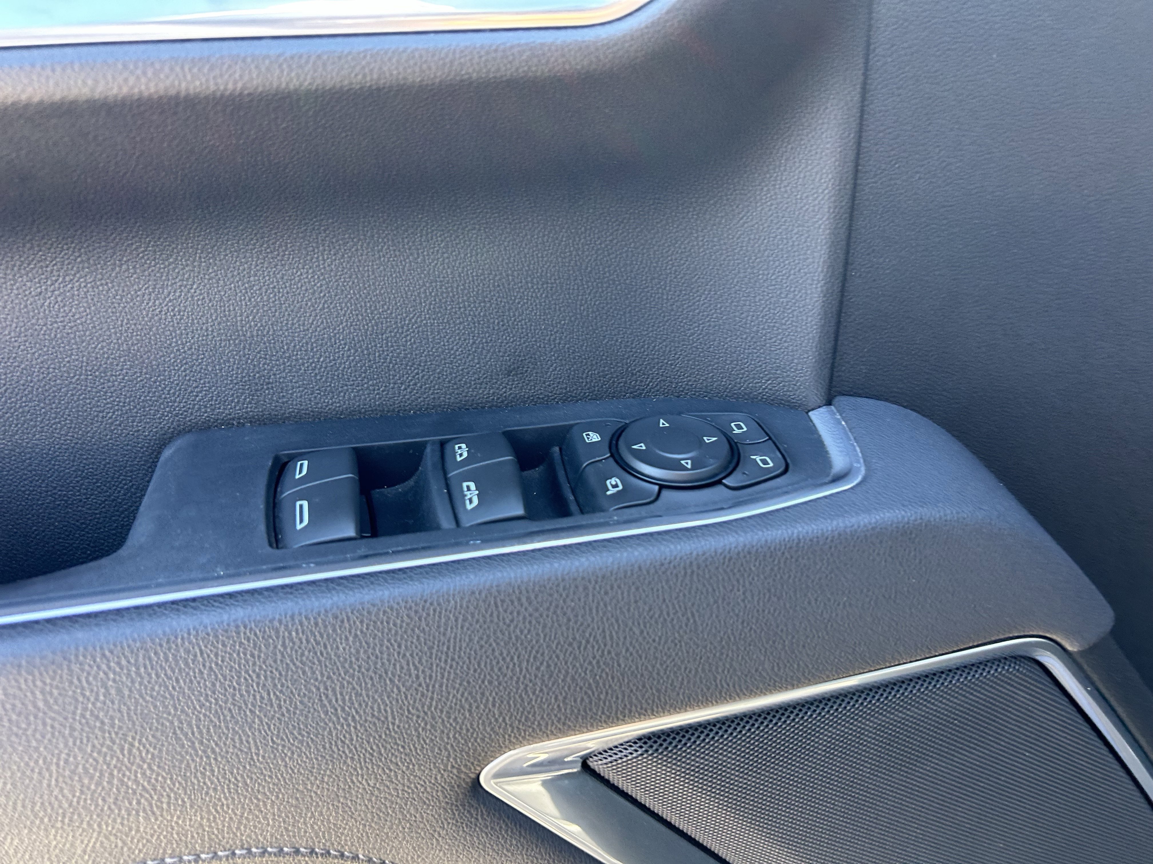 2025 GMC Sierra 1500 SLT - Photo 12