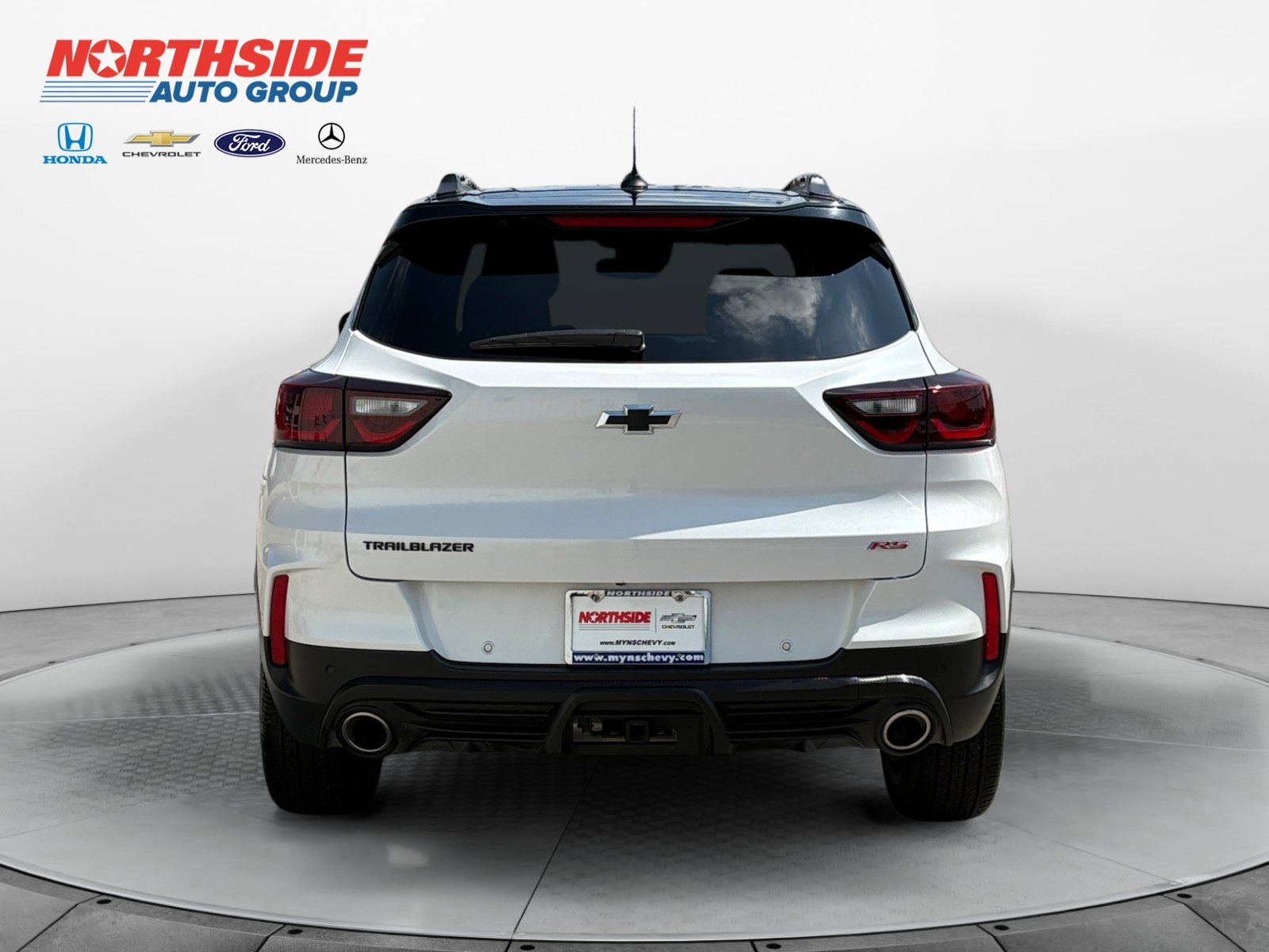 Used 2025 Iridescent Pearl Tricoat Chevrolet RS image 6