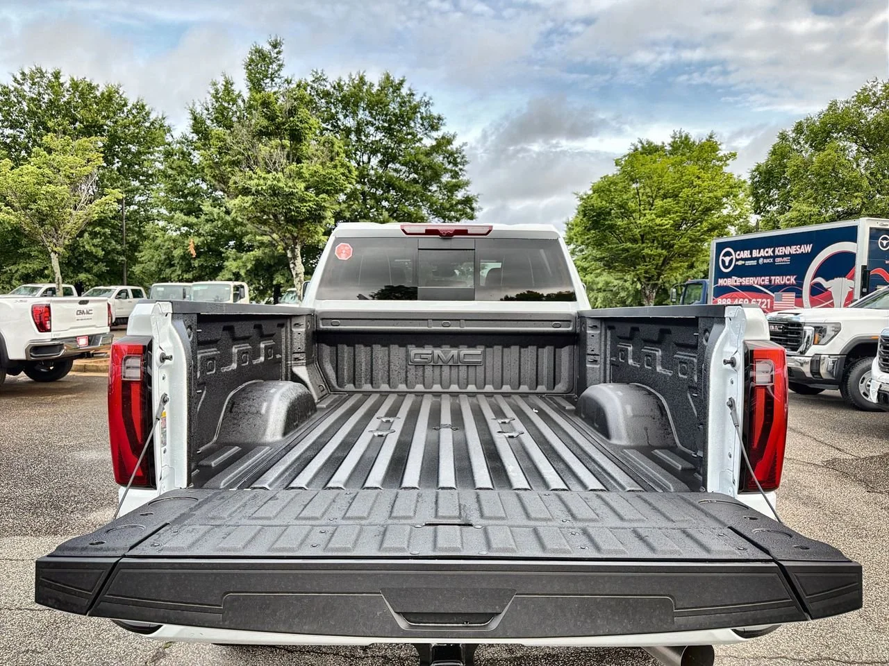 New 2026 Glacier White Tricoat GMC Denali Ultimate image 21