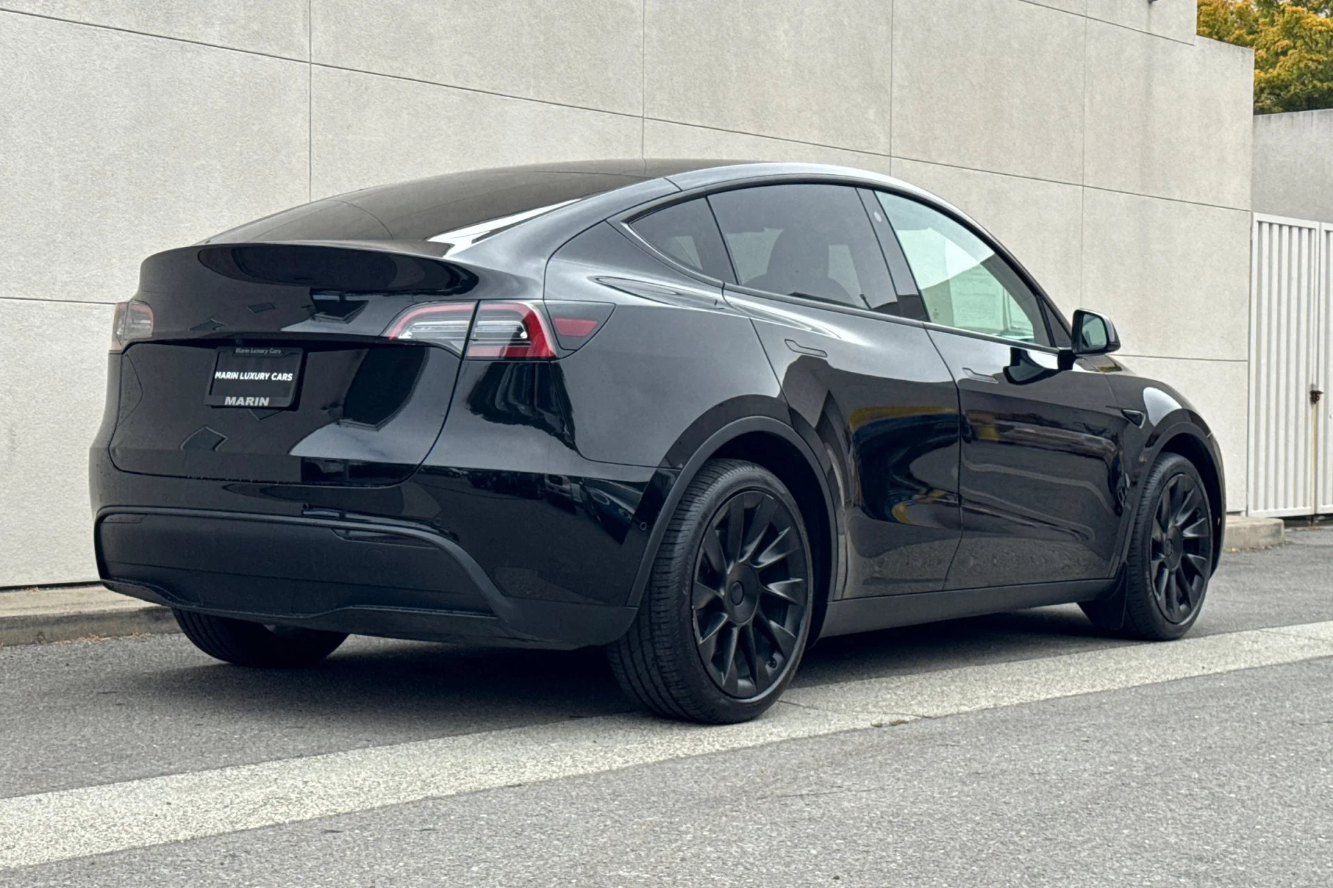 Used 2021 Tesla Model Y Long Range with VIN 5YJYGDEE1MF157120 for sale in Corte Madera, CA