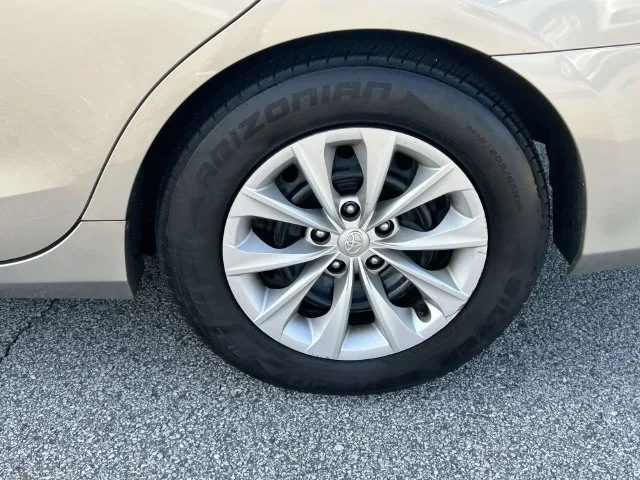 Used 2016  Toyota LE image 10