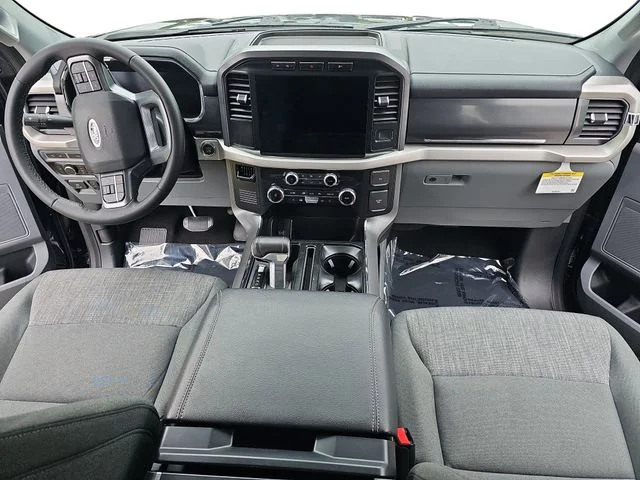 Used 2023 Black Ford XLT image 9