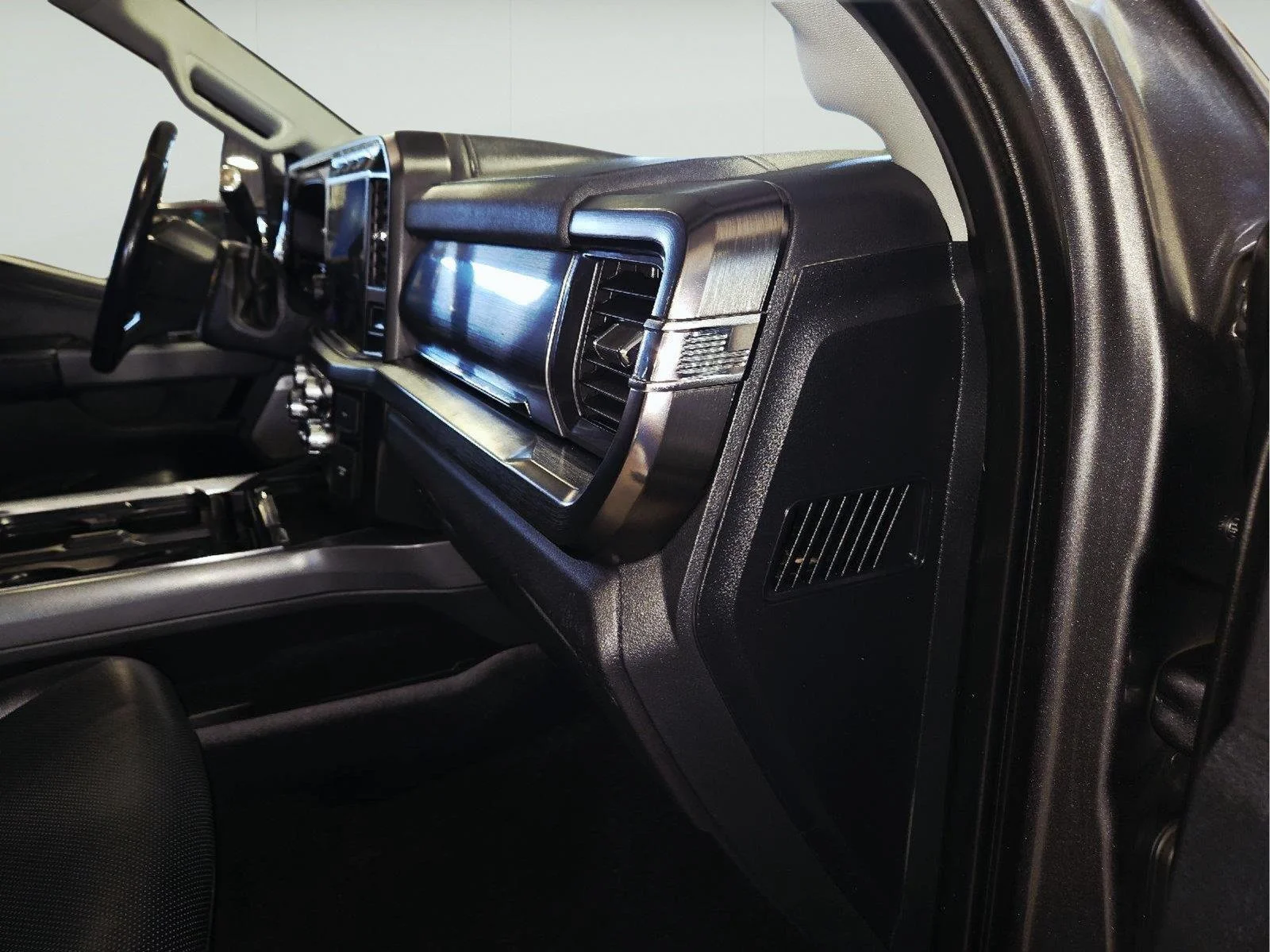 Used 2024 Carbonized Gray Ford Lariat image 71