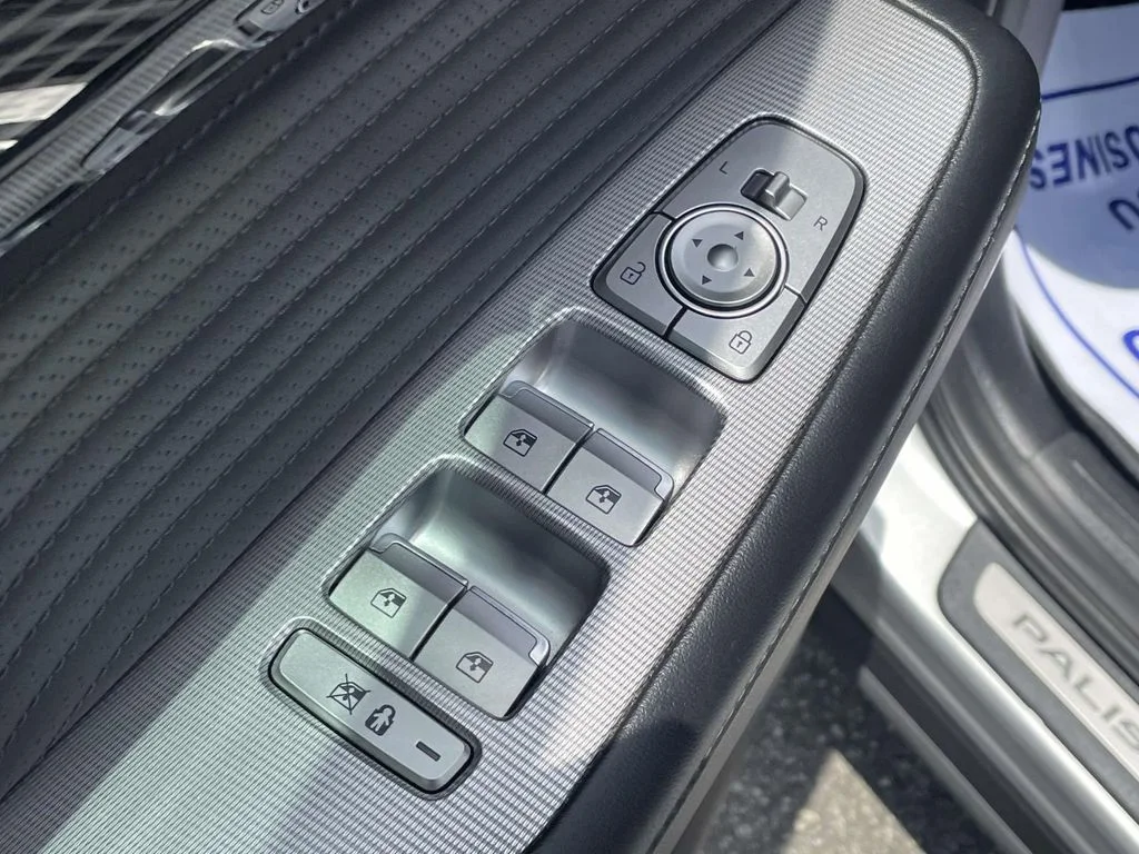 Used 2024 Silver Hyundai Calligraphy image 17