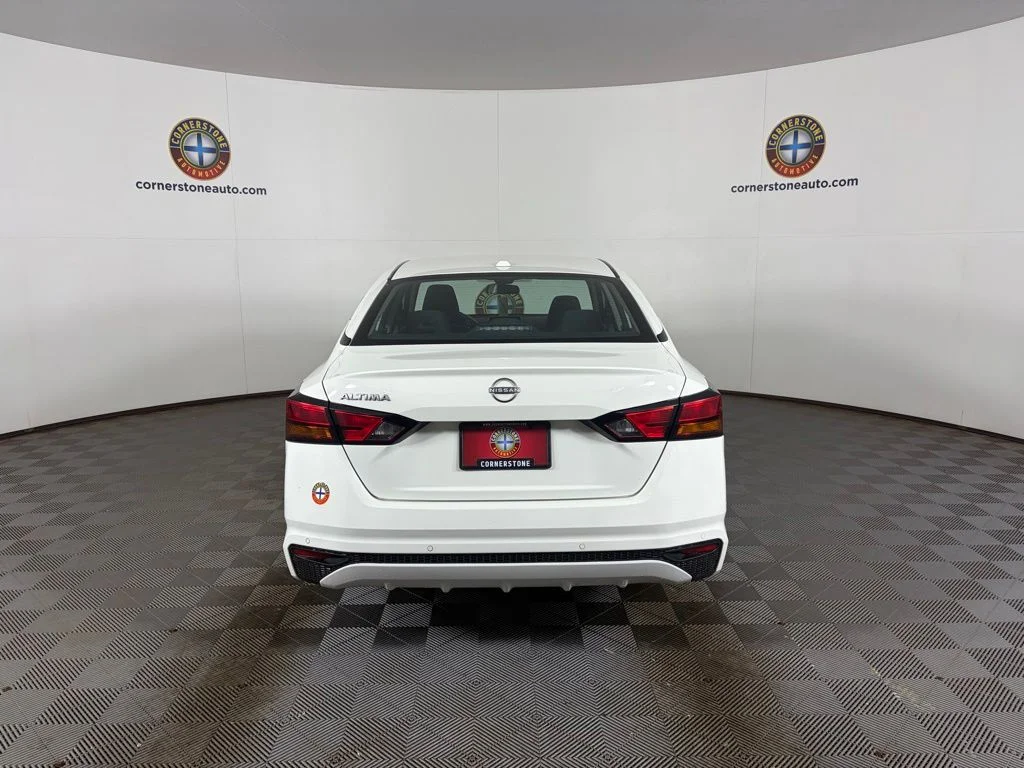 2025 Nissan Altima SV - Photo 8