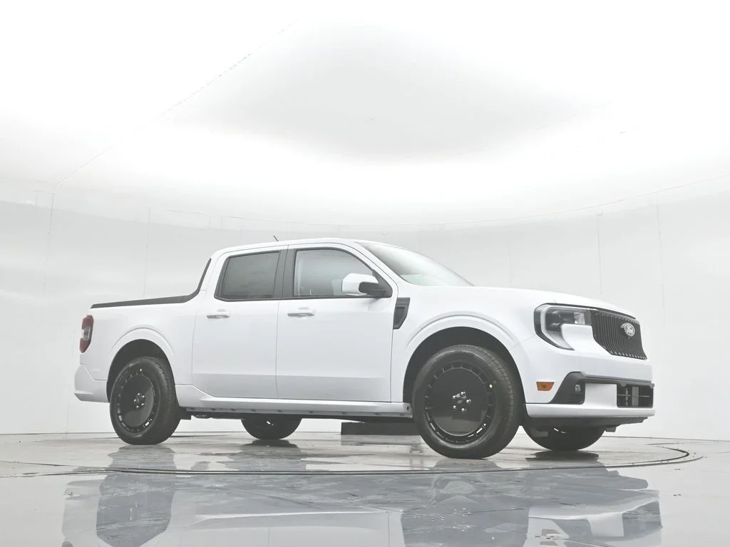 New 2025 White Ford Lobo Standard image 3