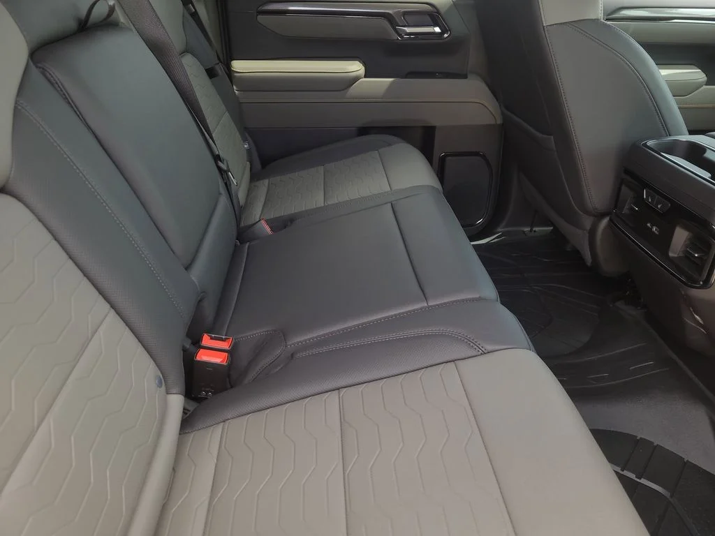 Used 2025 White Chevrolet ZR2 image 12