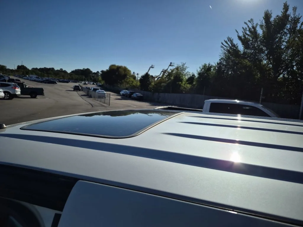 Used 2011 White GMC SLT image 9