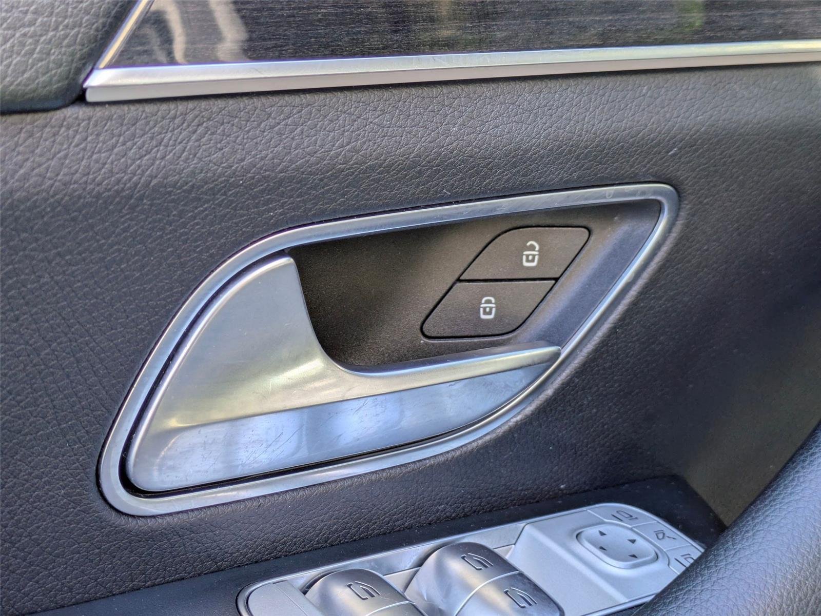 Used 2020 Black MERCEDES-BENZ TRUCK  image 9
