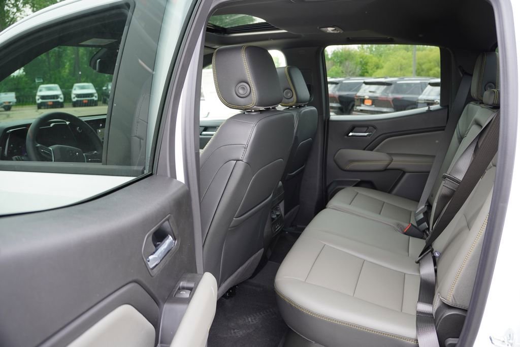 2026 Chevrolet Colorado ZR2 - Photo 11