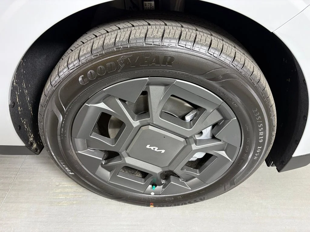 New 2026 Ceramic Silver Kia EX image 11