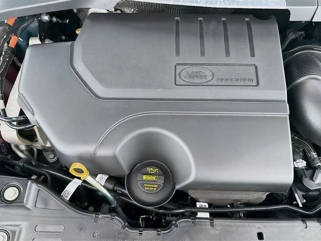 Certified Used 2026 Blue Land Rover Dynamic image 32