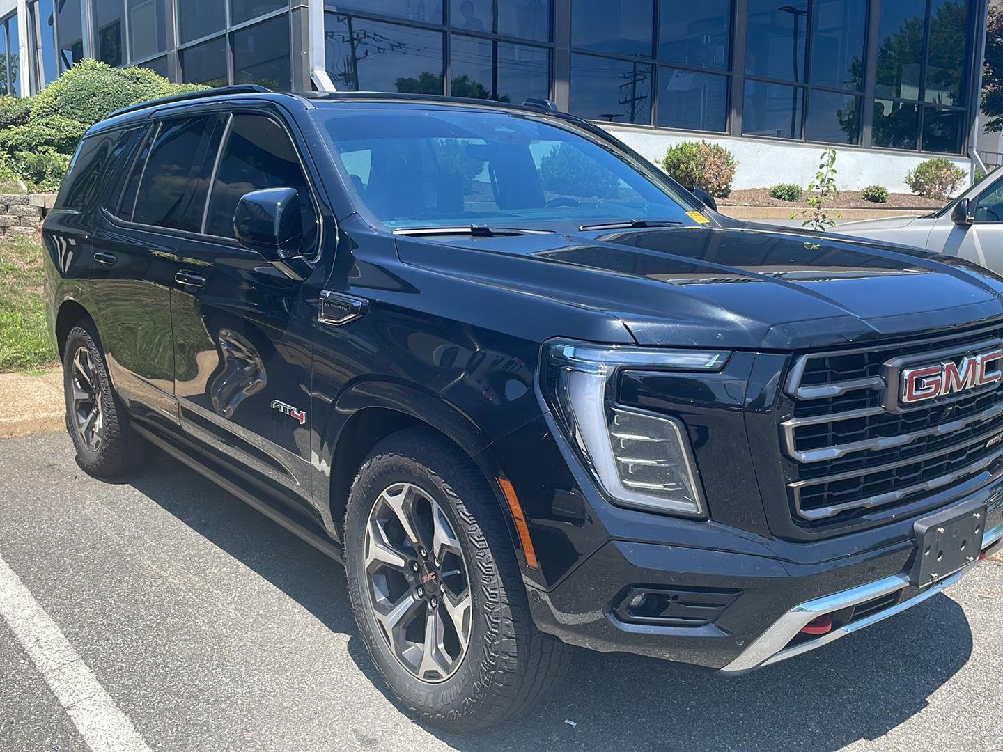 Used 2025 Onyx Black GMC AT4 Ultimate image 4