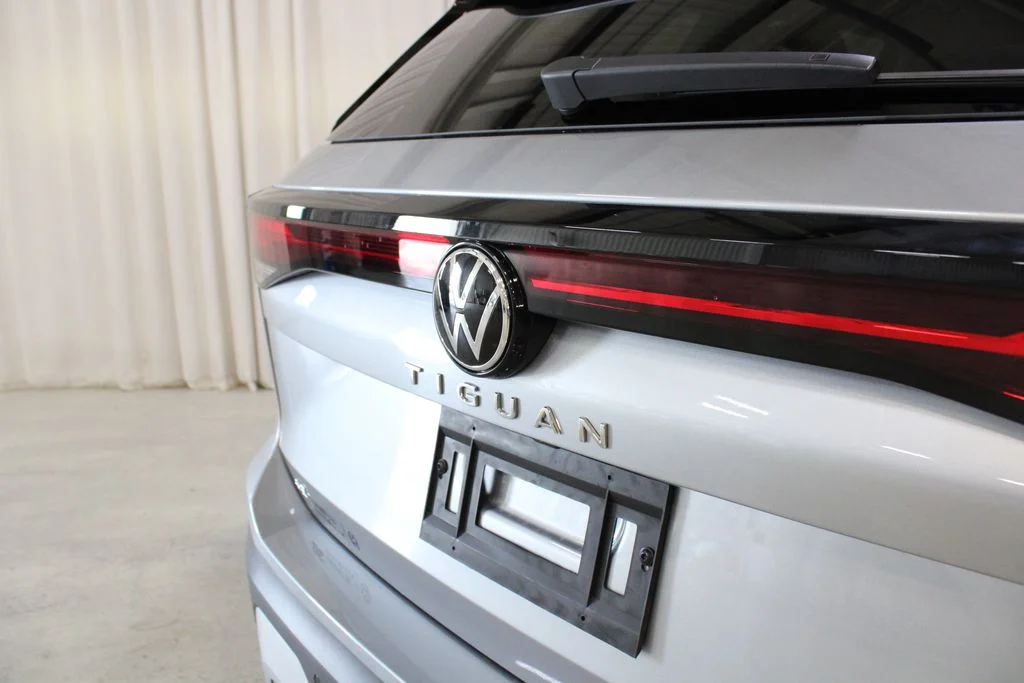 New 2026 Silver Volkswagen SE image 32