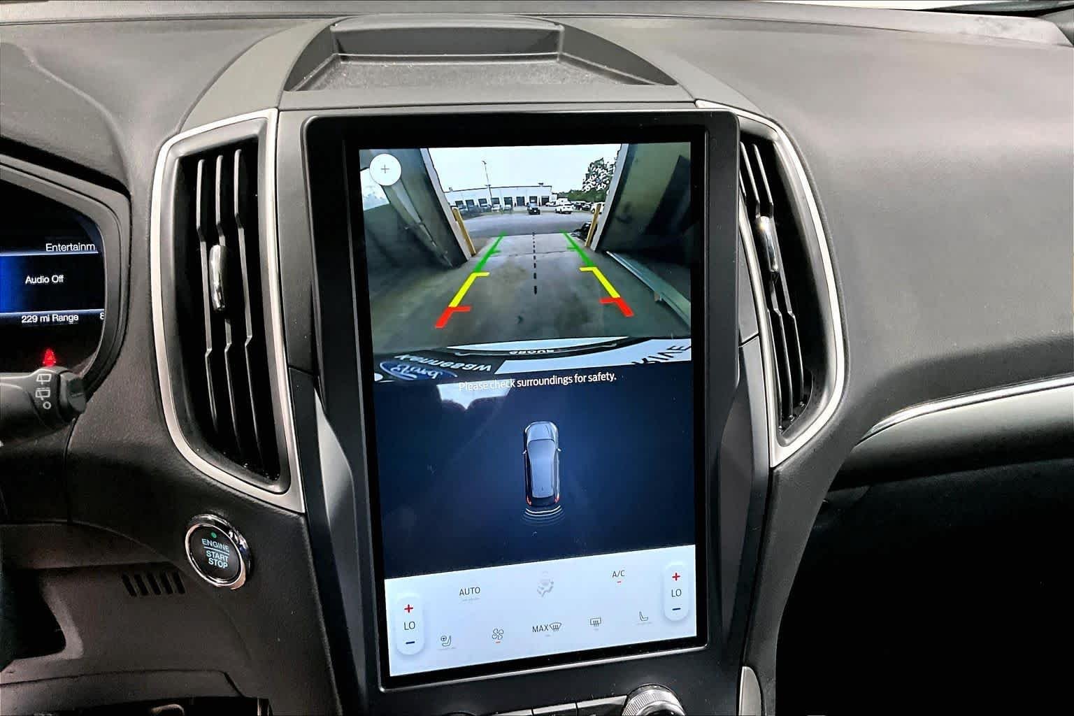 Used 2023 Star White Metallic Tri-Coat Ford ST-Line image 28