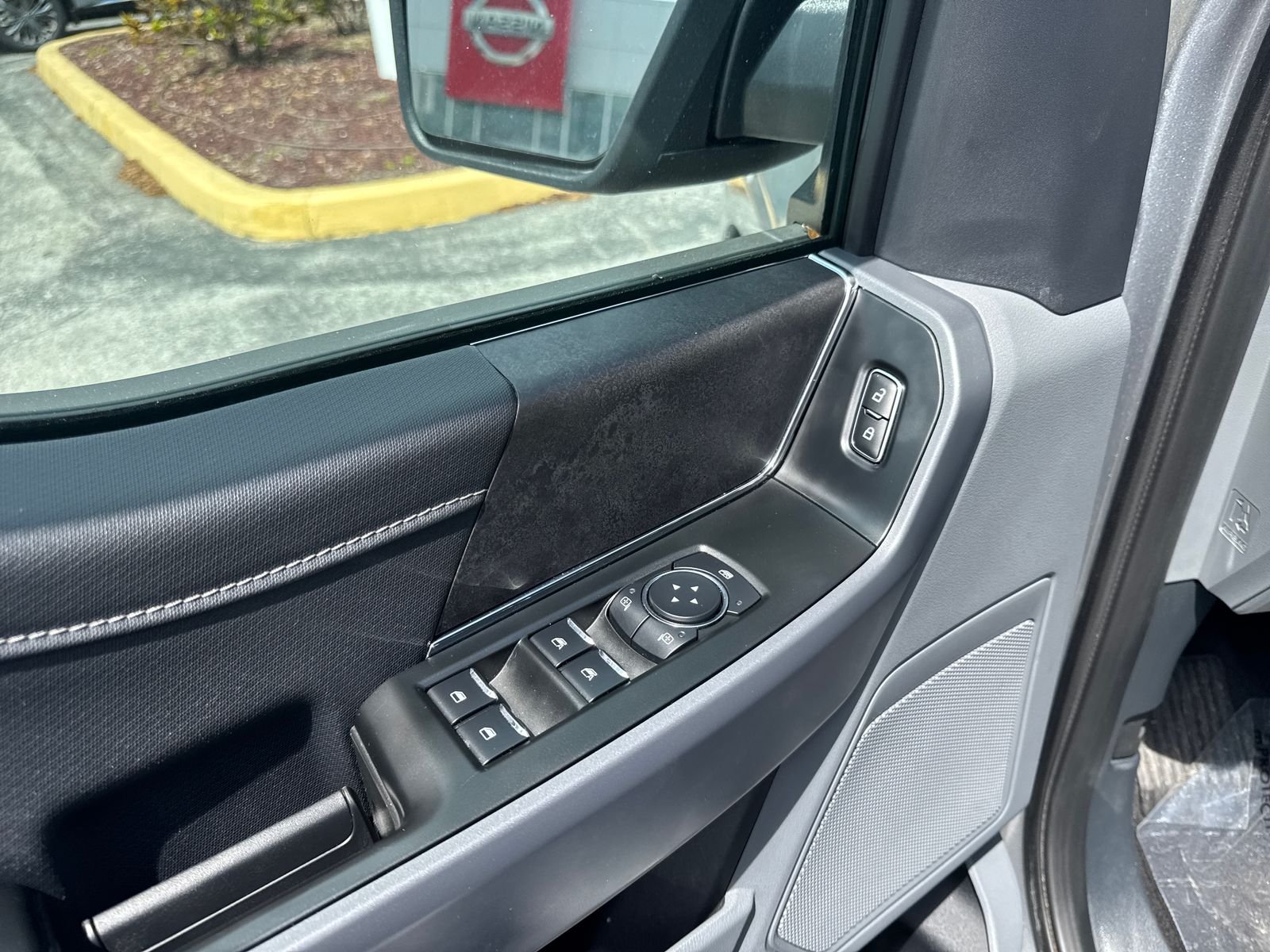 Used 2025 Silver Ford XLT image 13
