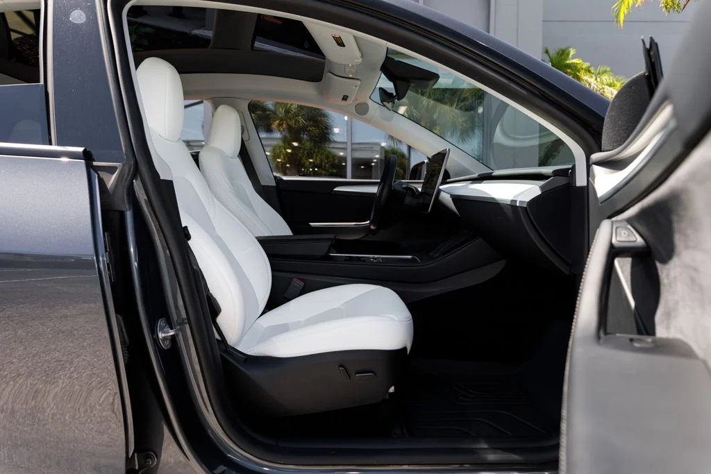Used 2023  Tesla Long Range image 12