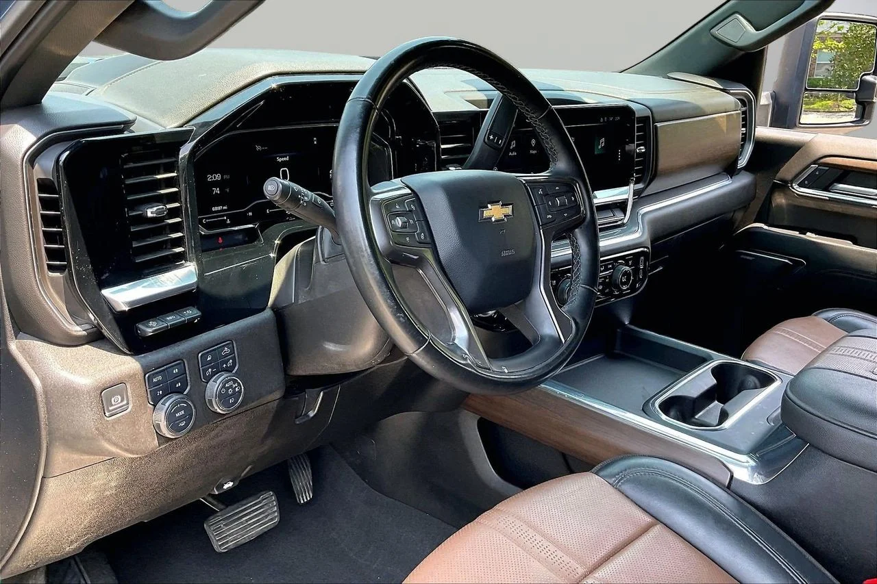 Used 2024 Blue Chevrolet High Country image 20