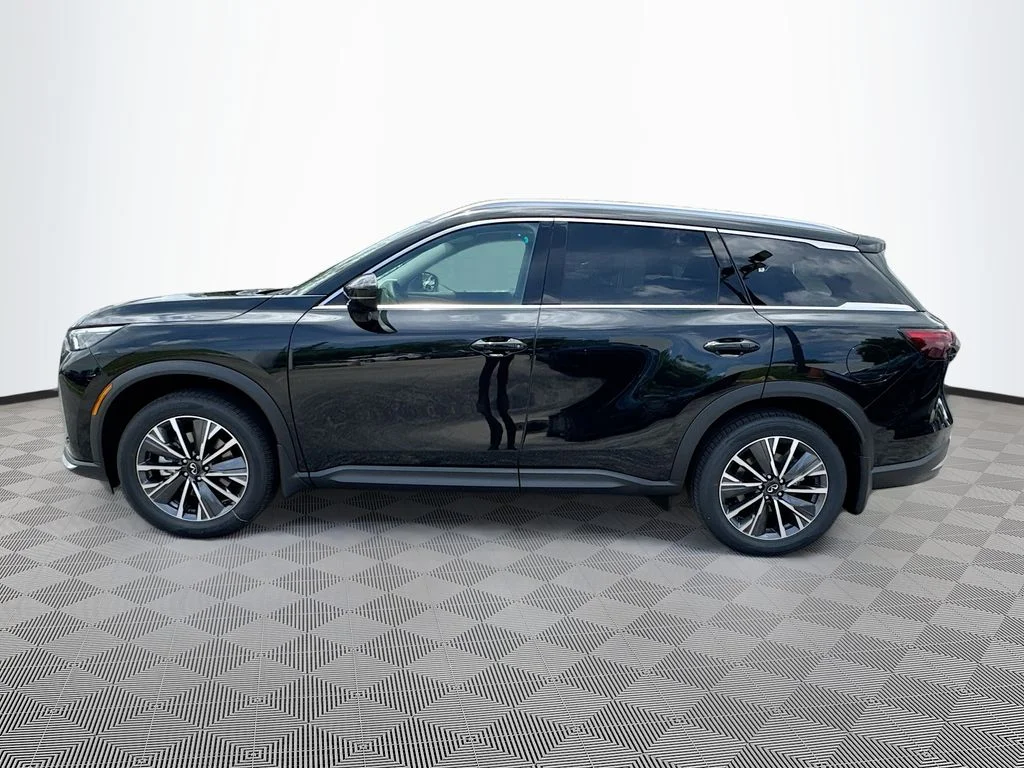 New 2027 MINERAL BLACK INFINITI Luxe FWD image 8