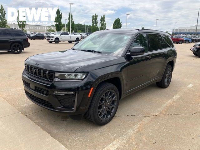 New 2026 Diamond Black Crystal Pearl-Coat Exterior Paint Jeep Summit image 3