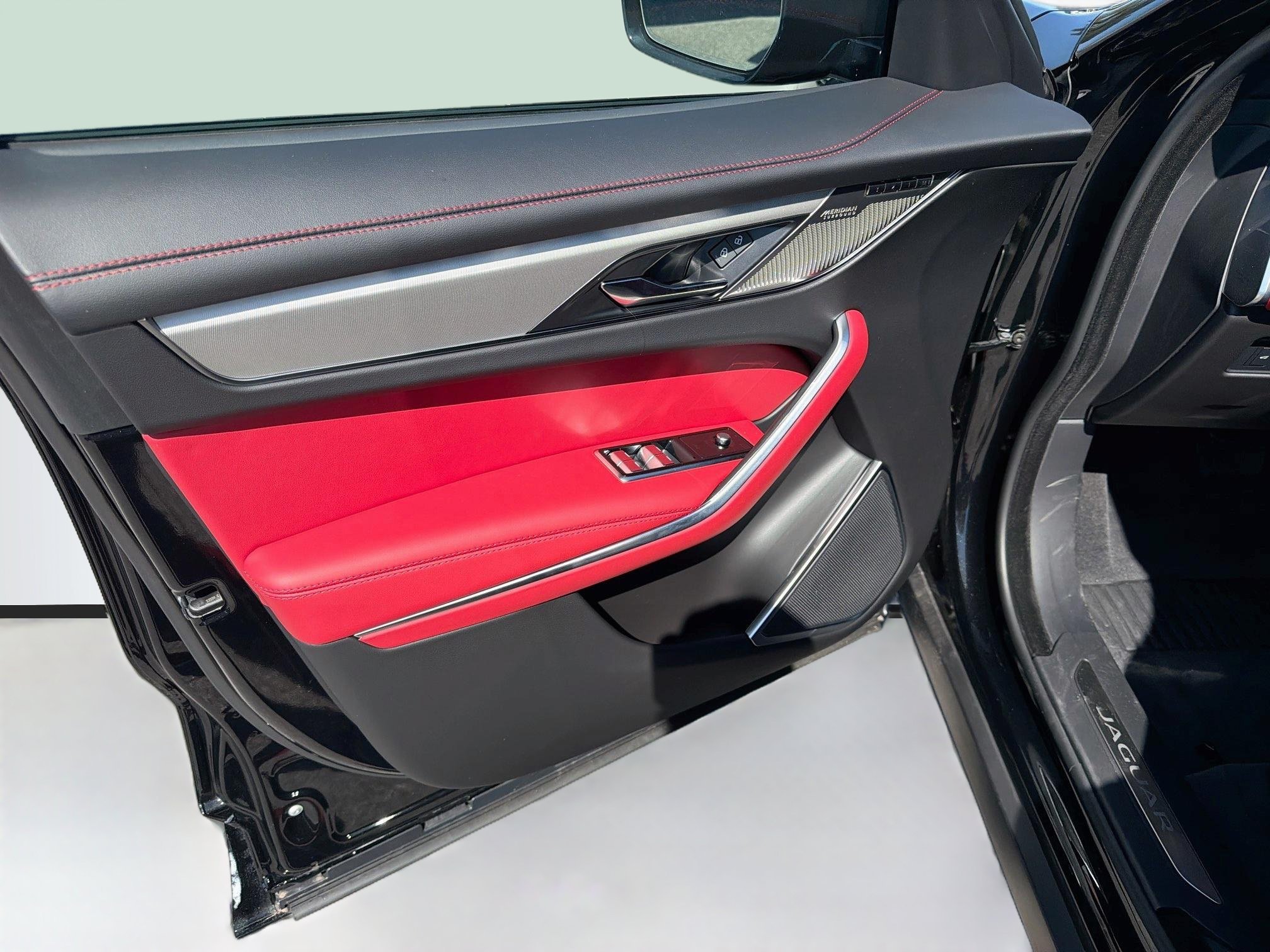 2026 Jaguar F-Pace R-Dynamic S - Photo 20