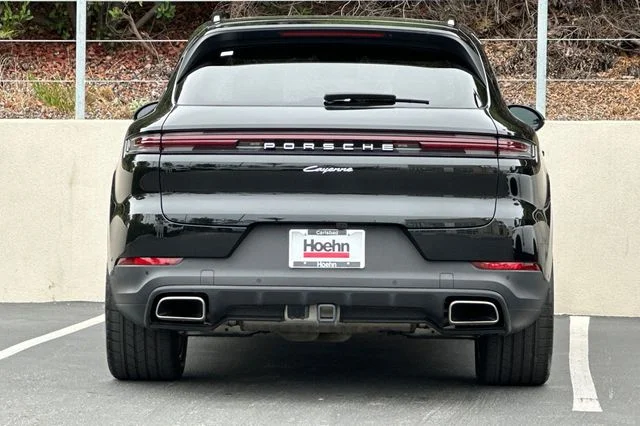 Used 2024  Porsche Base image 4
