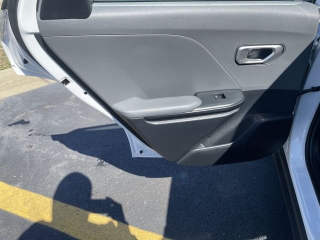 2025 Kia K4 LXS - Photo 28