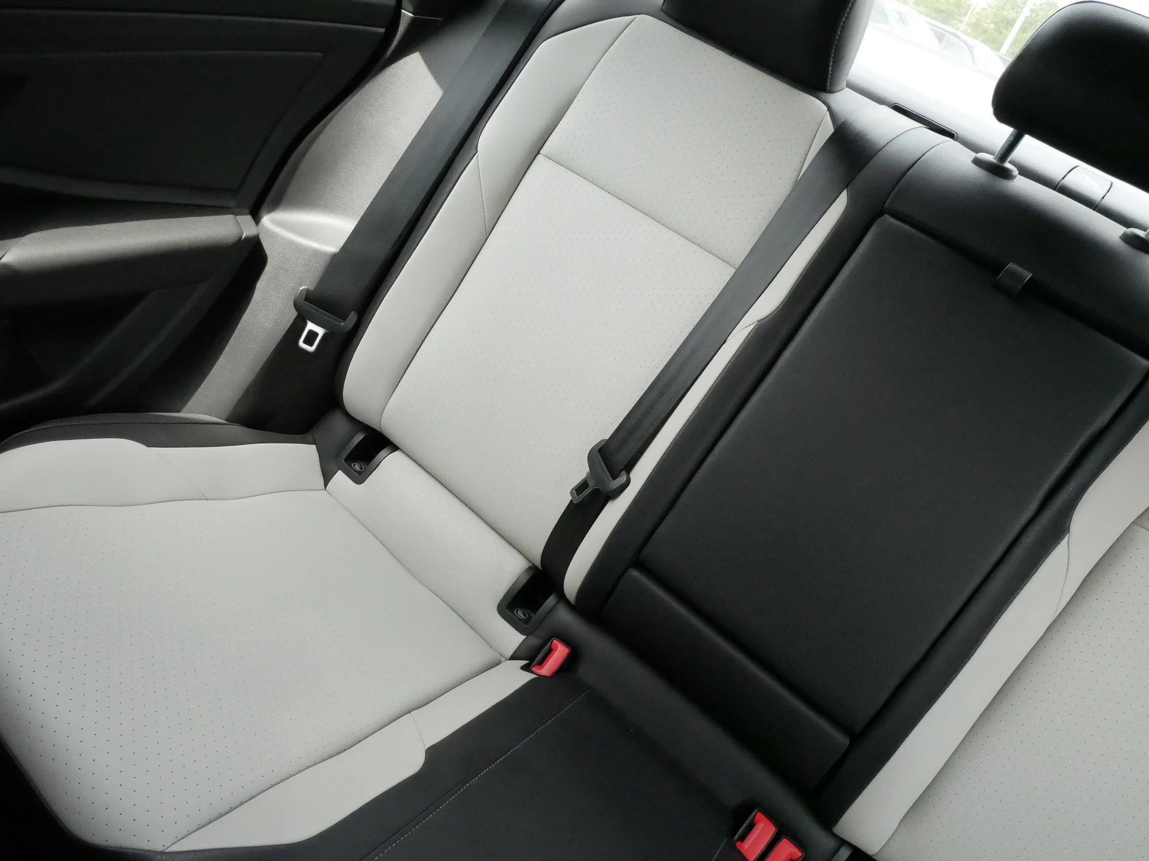 Used 2019 Deep Black Pearl Volkswagen R-Line image 12