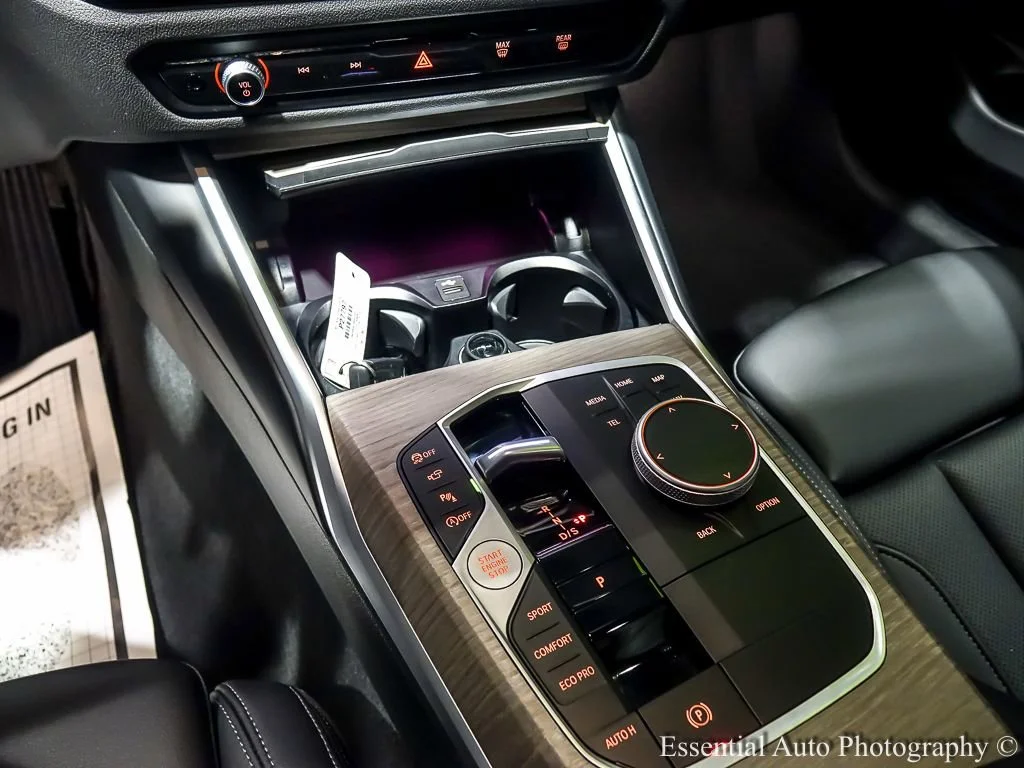 2025 BMW 3 Series 330i - Photo 26