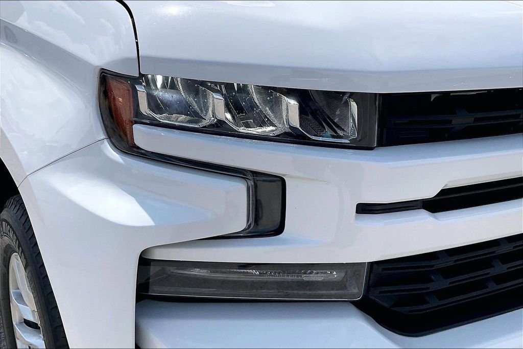 Used 2022 White Chevrolet RST image 33