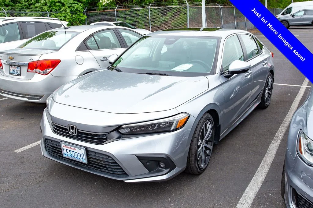 2023 Honda Civic Touring CVT's photo
