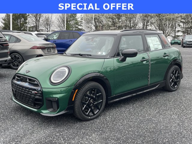 2026 MINI 4 Door Iconic