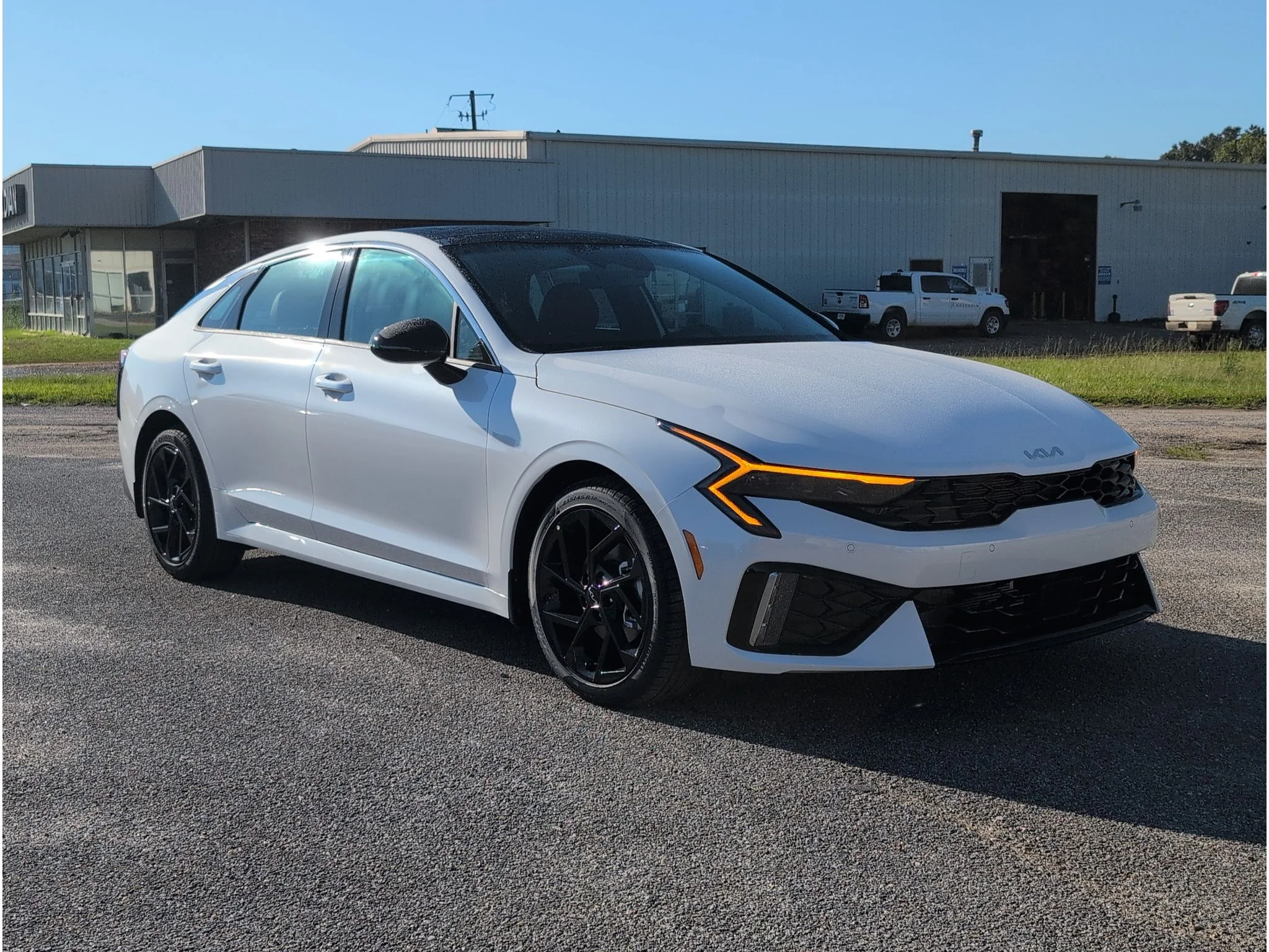 New 2027 Snow White Pearl Kia GT-Line image 7