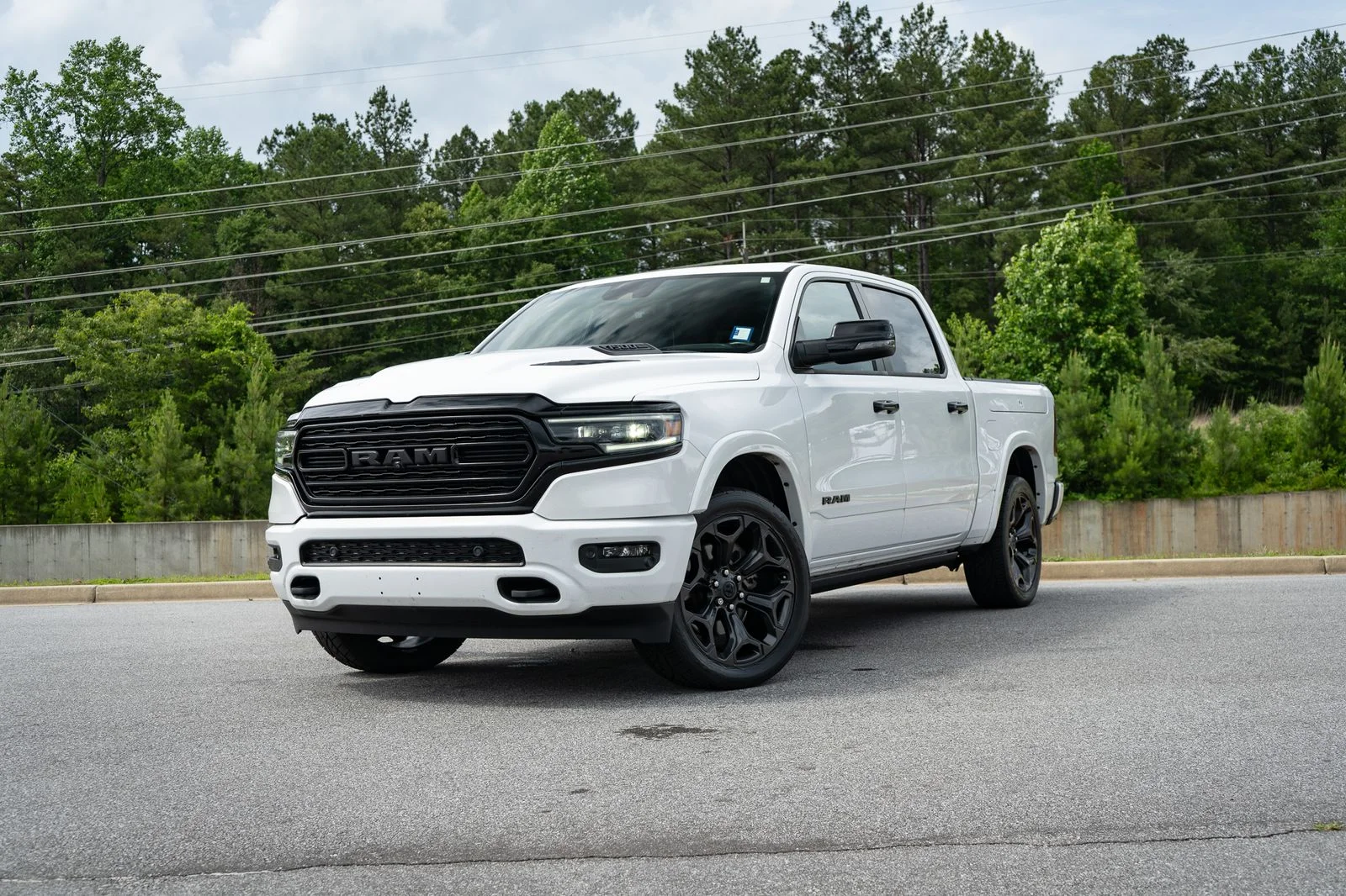 2023 RAM 1500 Limited 4x4 Crew Cab 5'7's photo