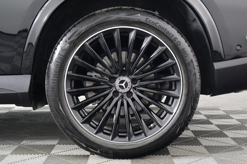 Certified Used 2024 Black Mercedes-Benz GLC 300 image 16