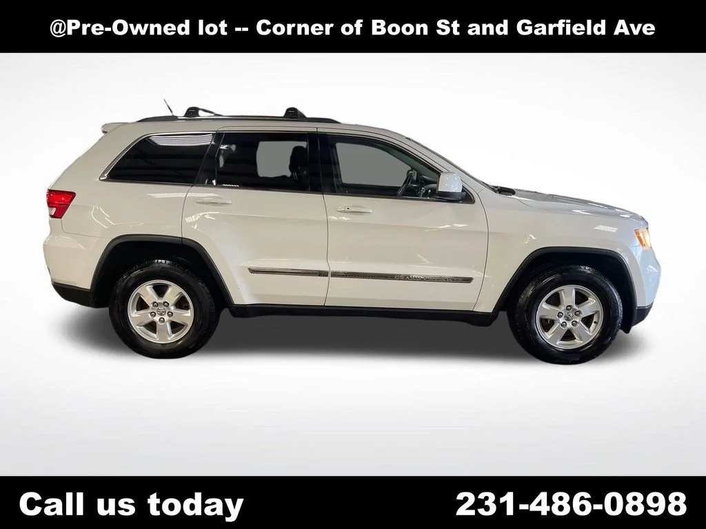 Used 2013 White Jeep Laredo image 6