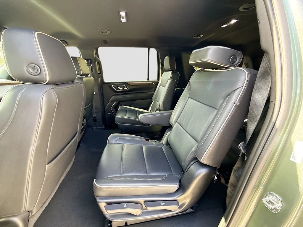 Used 2024 Green Chevrolet Premier image 26