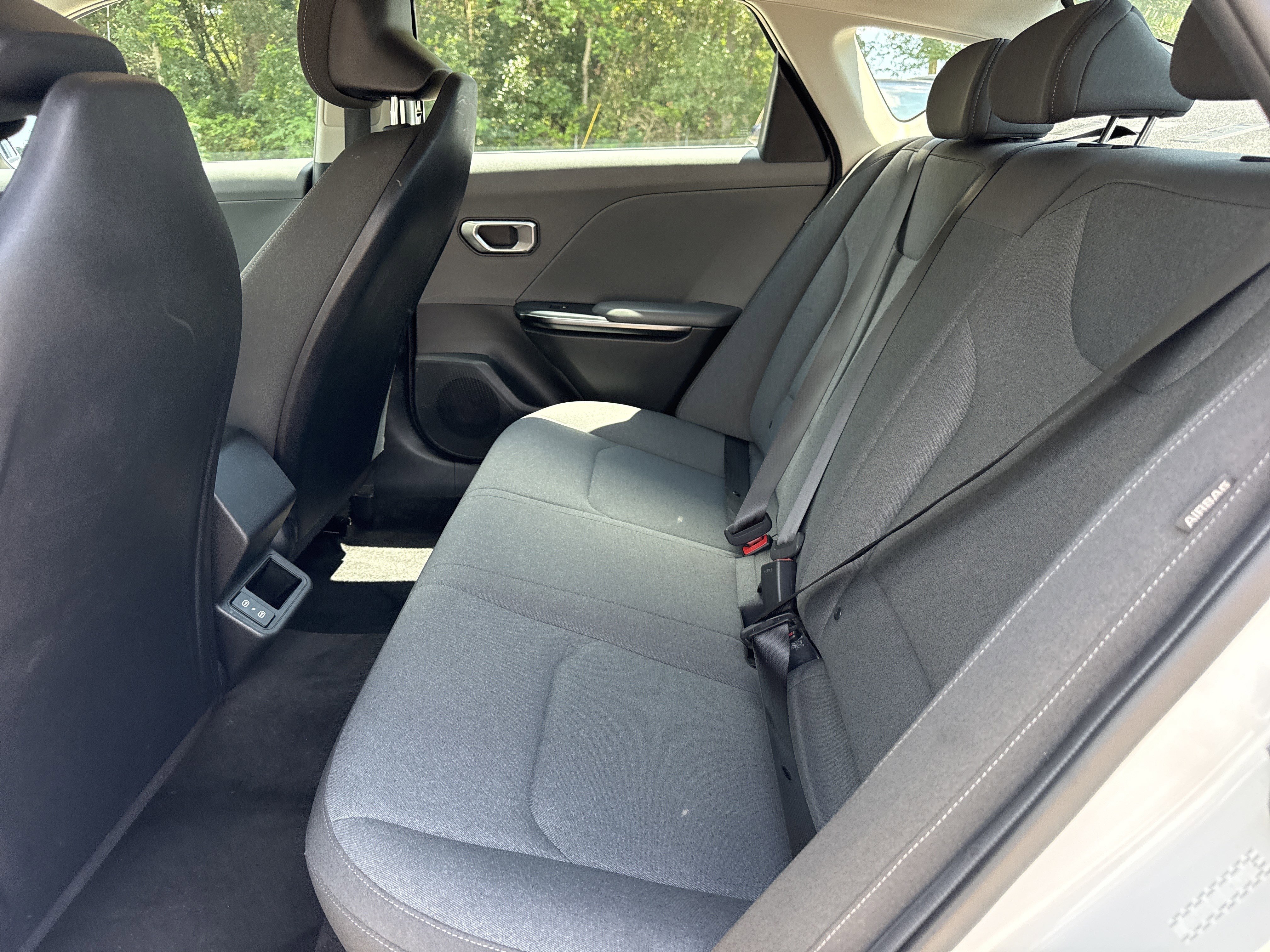 2025 Kia K4 LXS - Photo 13