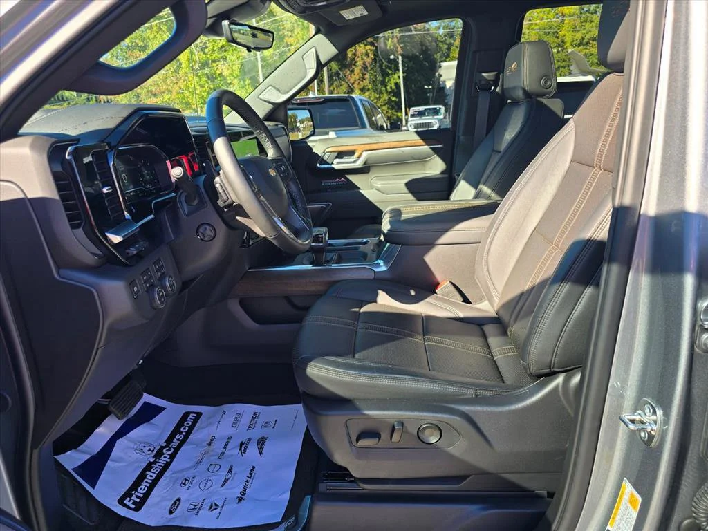 Used 2025 Sterling Gray Metallic Chevrolet High Country image 17