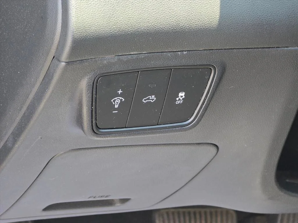 Used 2024 Gray Hyundai SEL image 8