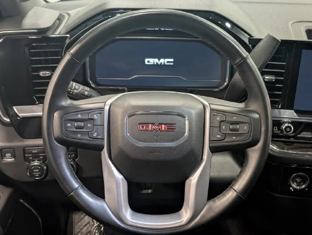 Used 2023 Black GMC Elevation image 17