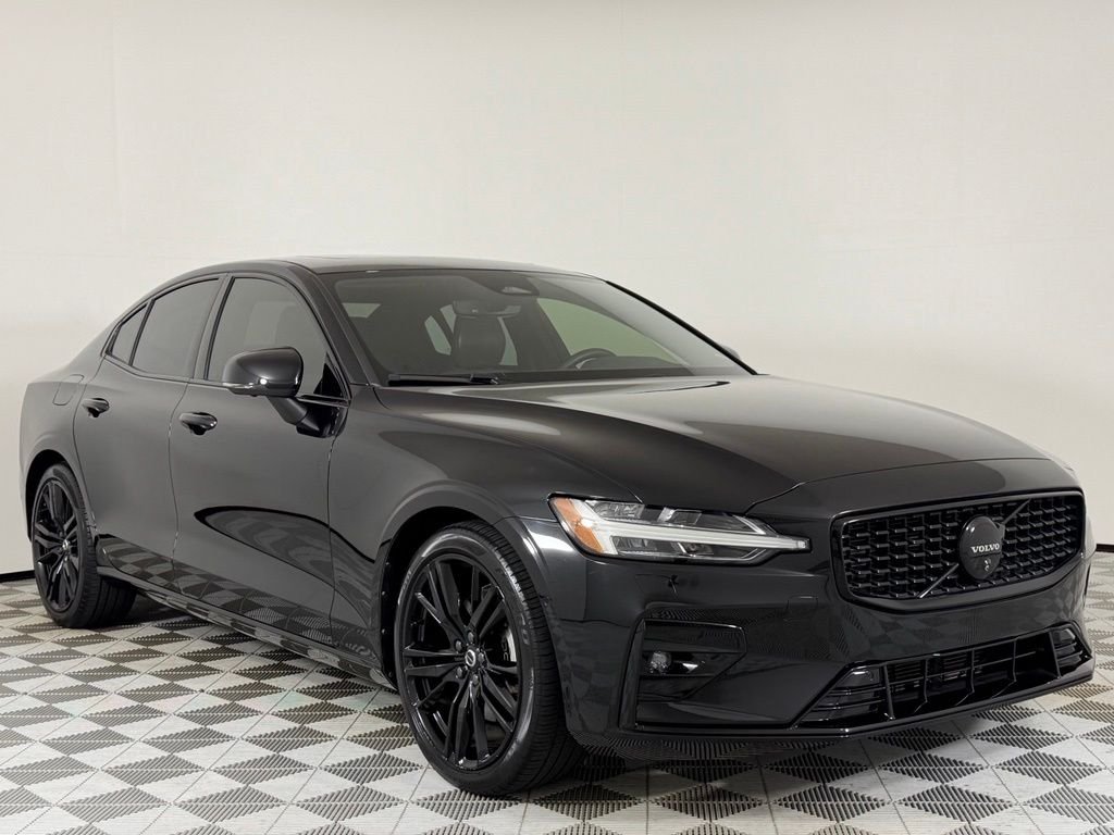 2024 Volvo S60 B5 Plus Black Edition