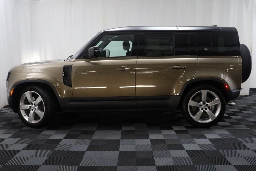 Used 2024 Beige Land Rover SE image 5