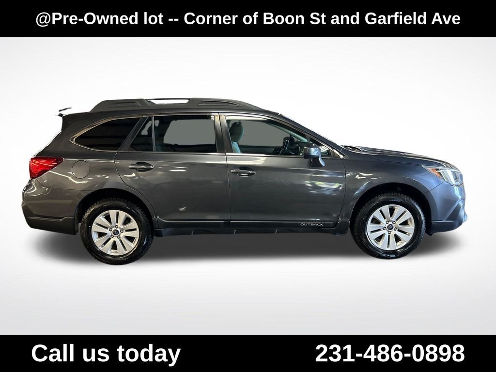 Used 2018 Gray Subaru 2.5i Premium image 6