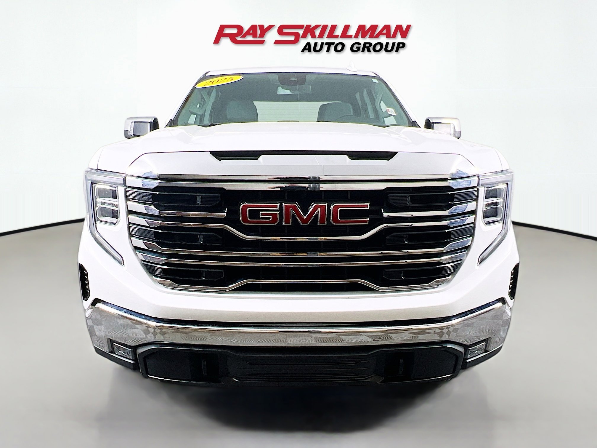 Used 2025 Summit White GMC SLT image 2