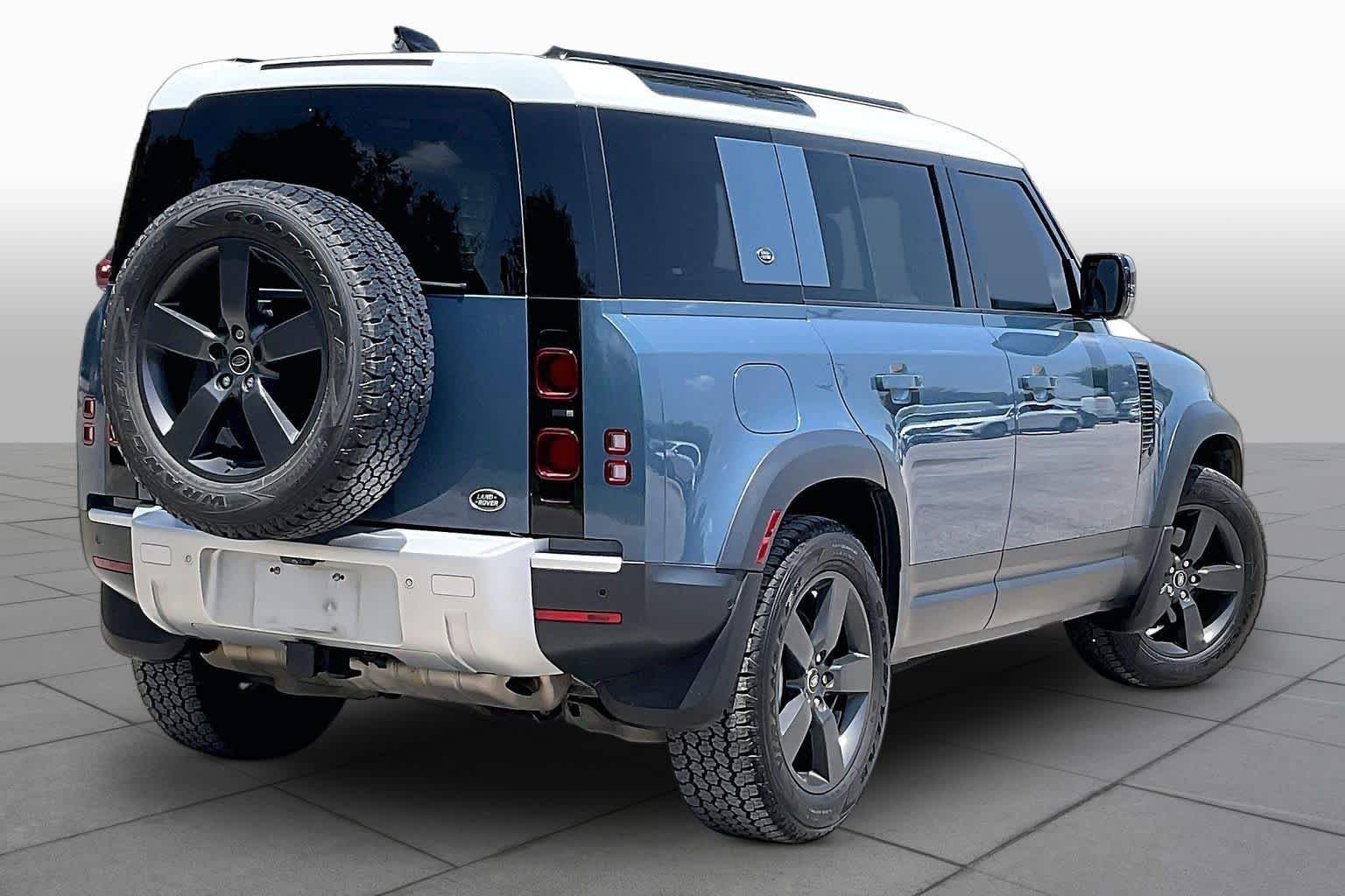 Used 2021 Tasman Blue Metallic Land Rover SE image 13